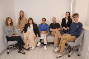 Equipo de Imagina, agencia especializada en redes sociales, protagonista en La Vanguardia